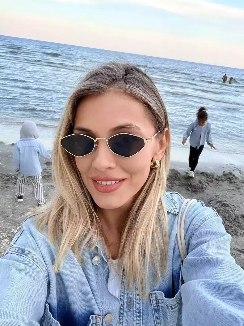 andreea-ibacka-la-mare-cu-tiago-si-namiko