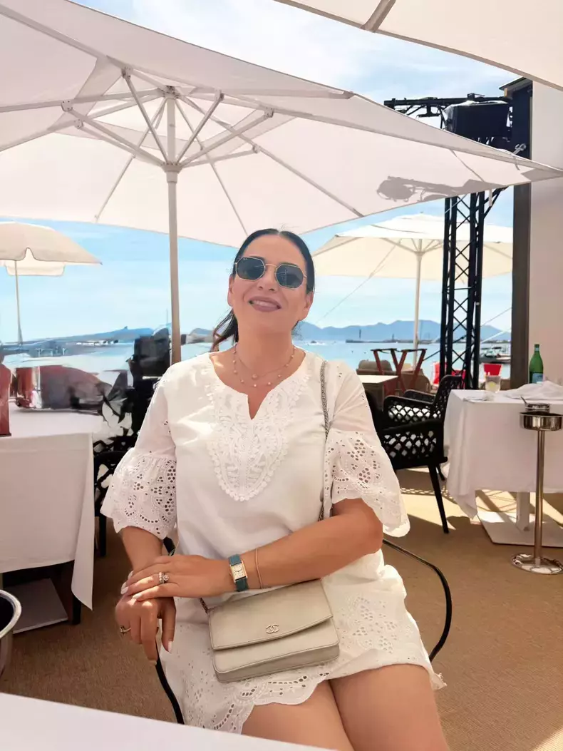 oana-roman-in-vacanta-la-cannes
