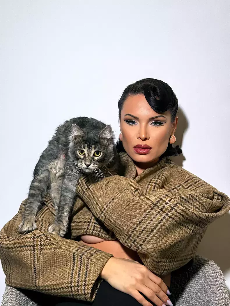 irisha-si-pisica-ei