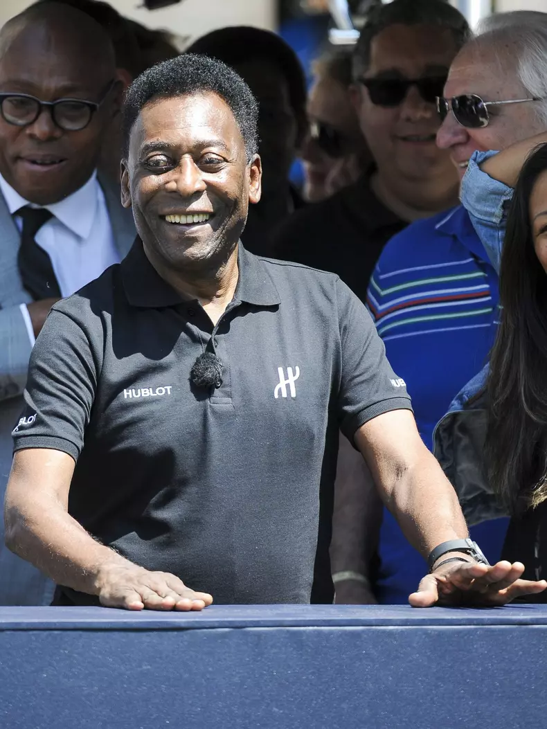 Pele a murit. Celebrul fotbalist avea 82 de ani