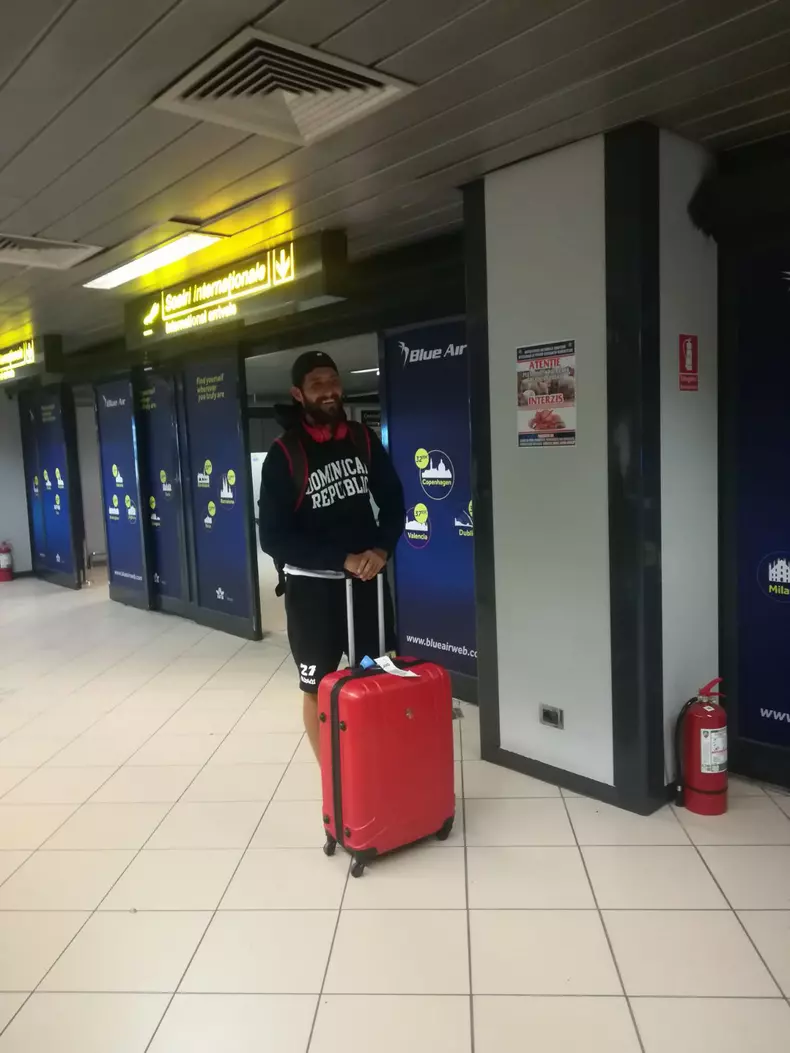 Catalin Cazacu a revenit in tara din Republica Dominicana (10)