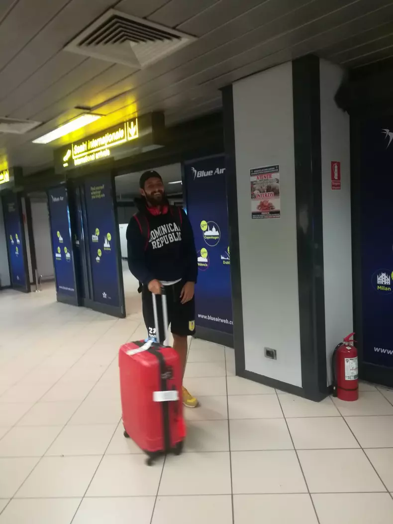 Catalin Cazacu a revenit in tara din Republica Dominicana (12)