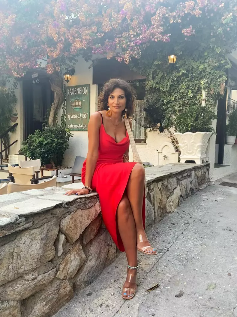 Ioana Ginghină, vacanţă în familie, în Spania şi în Grecia (9)