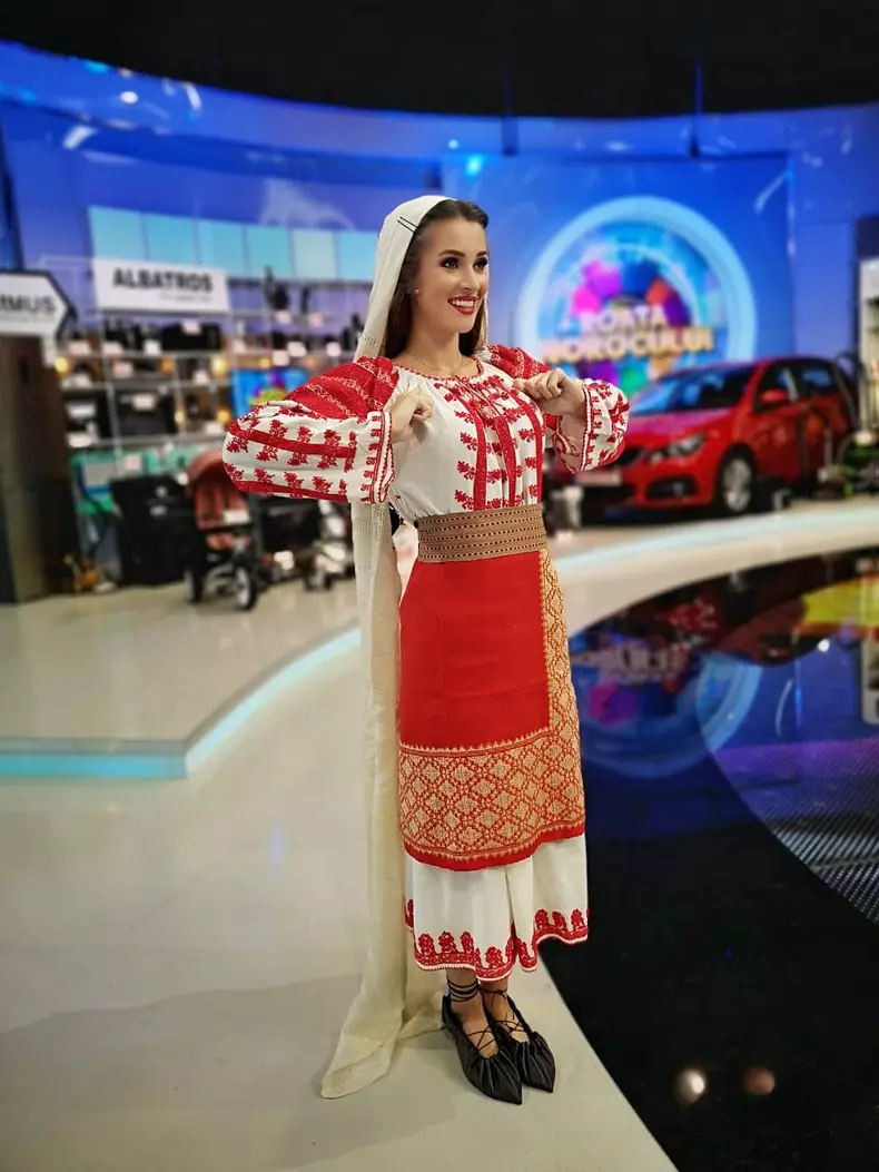 Ana-Maria-Barnoschi-261453754_452819836209126_8646019735124449819_n