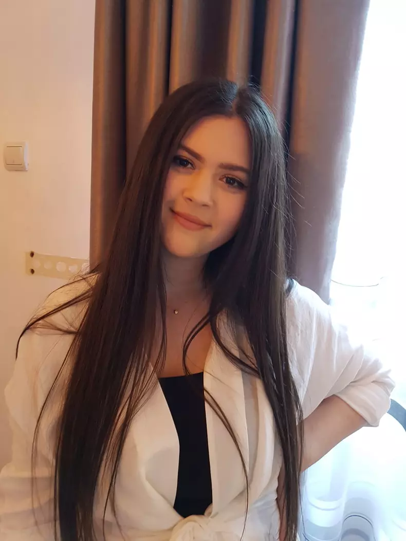 Cu-ce-se-ocupa-acum-si-cum-arata-fiica-lui-Romica-Tociu.-Daria-a-implinit-19-ani-5