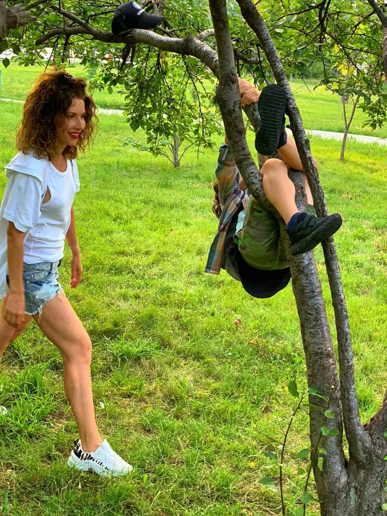 Carmen Brumă şi fiul ei, Vlad
