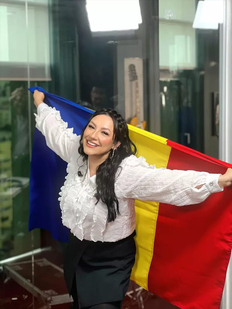 andra cu steagul romaniei