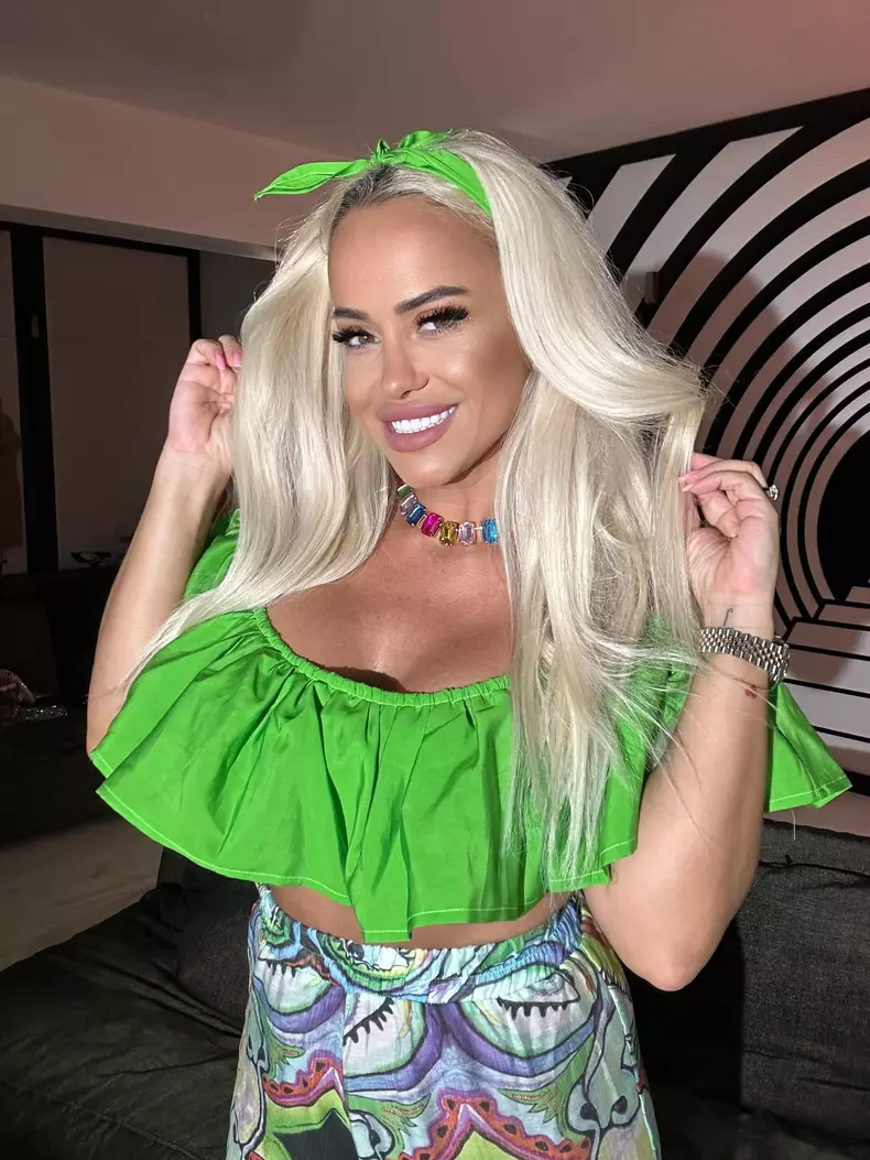 anda adam in verde