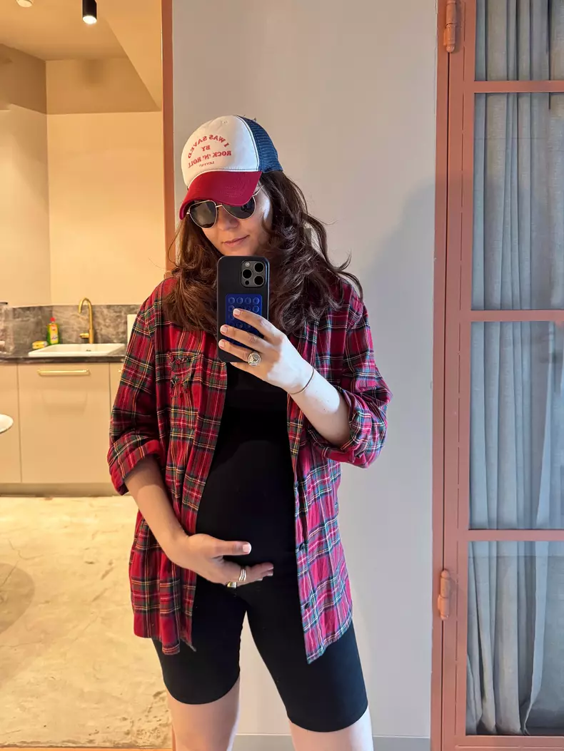 Iulia Ionescu de la „iLikeIT” însărcinată (6)