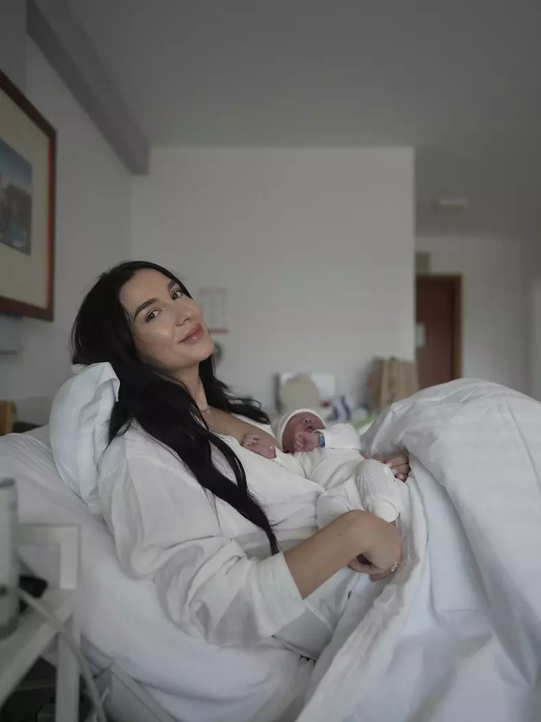 Ștefana Peev a născut al treilea copil, un băiat (4)