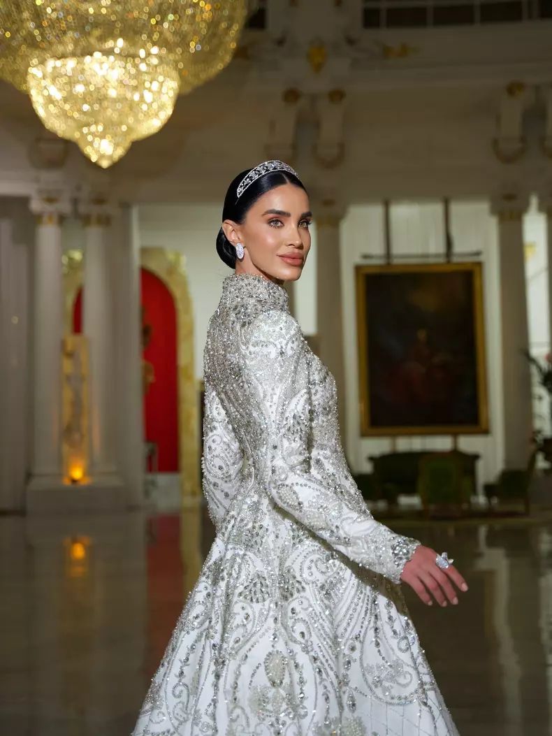 adelina pestritu rochie