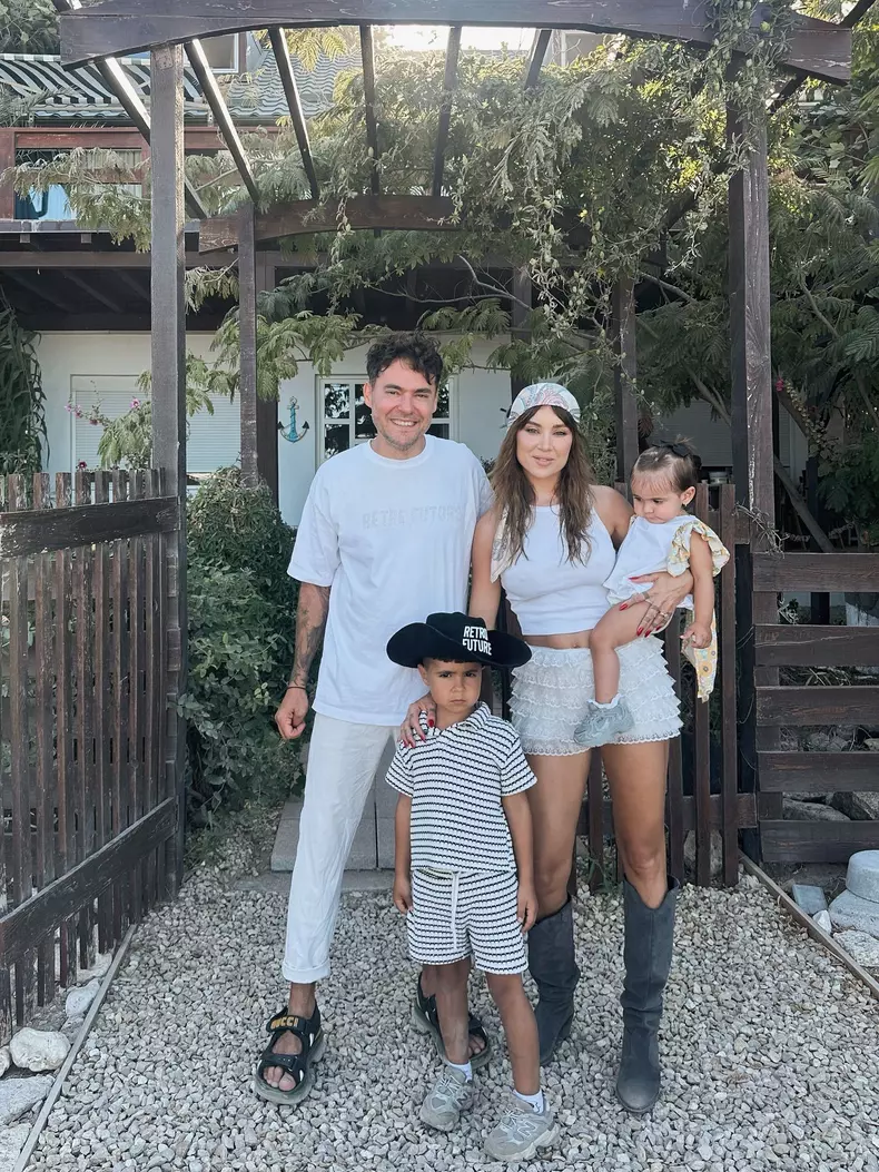 alina ceusan cu familia