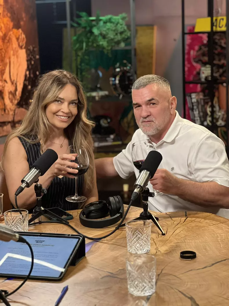 Leonard Doroftei și soția lui, Monica (2)