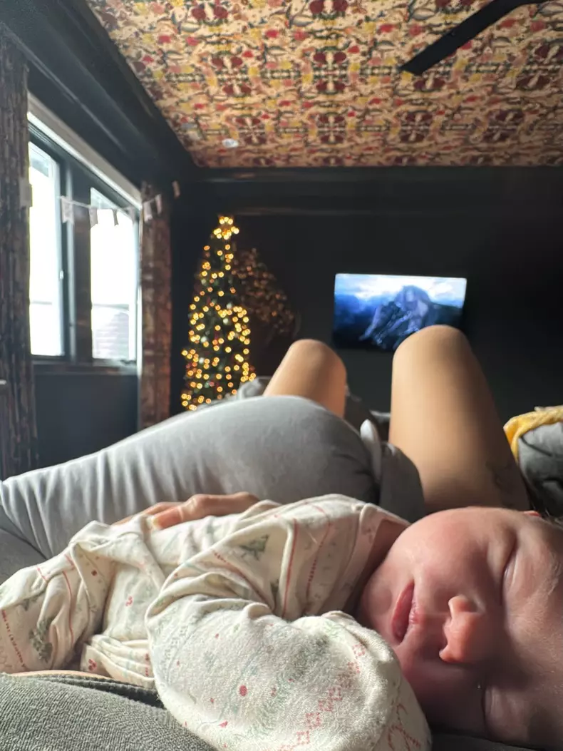 Debby Ryan a născut primul copil, o fetiță (2)