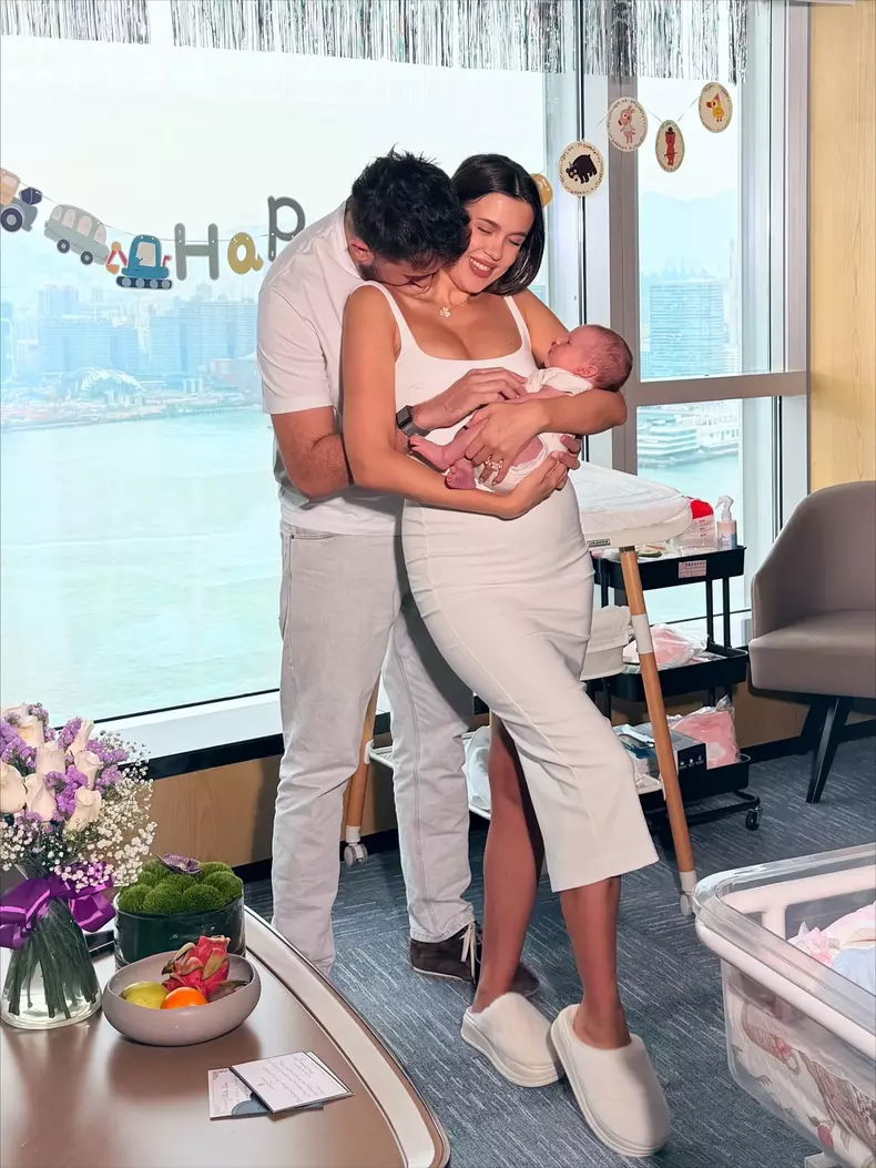 emily burghelea cu andrei si elisabeta