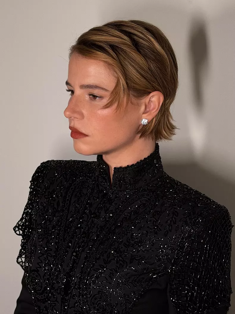 Jessie Buckley tuft bob (2)