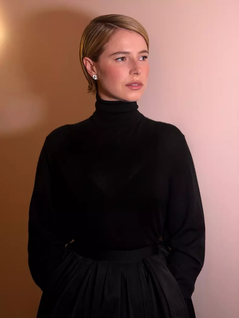 Jessie Buckley tuft bob (3)