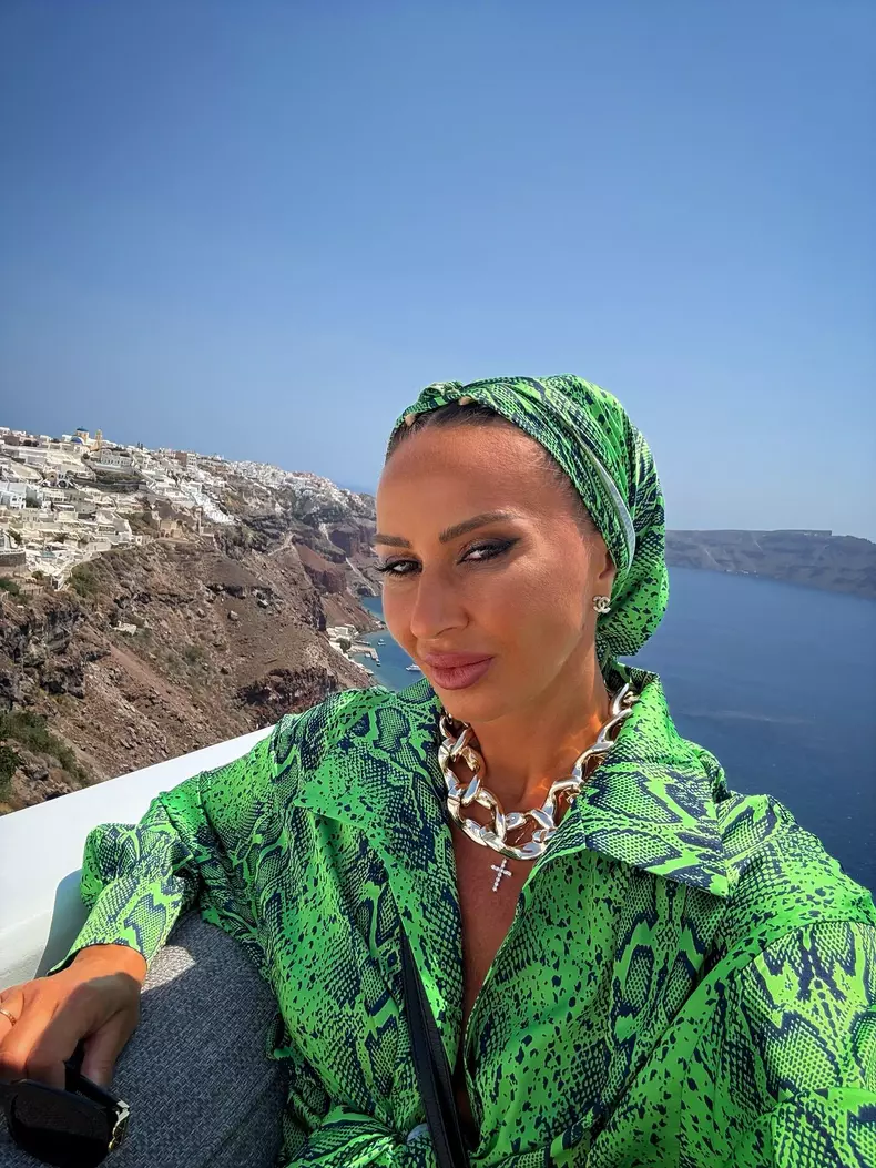 crina abrudan in verde