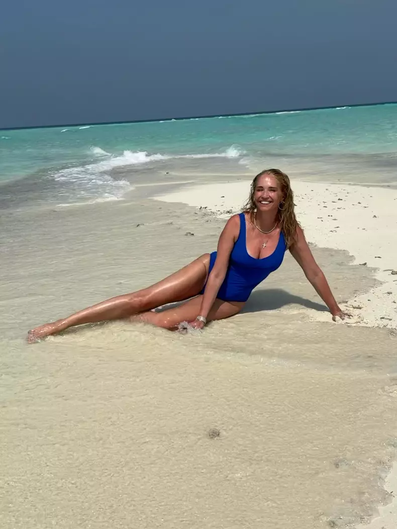 Ileana Badiu în costum de baie la 51 de ani (1)