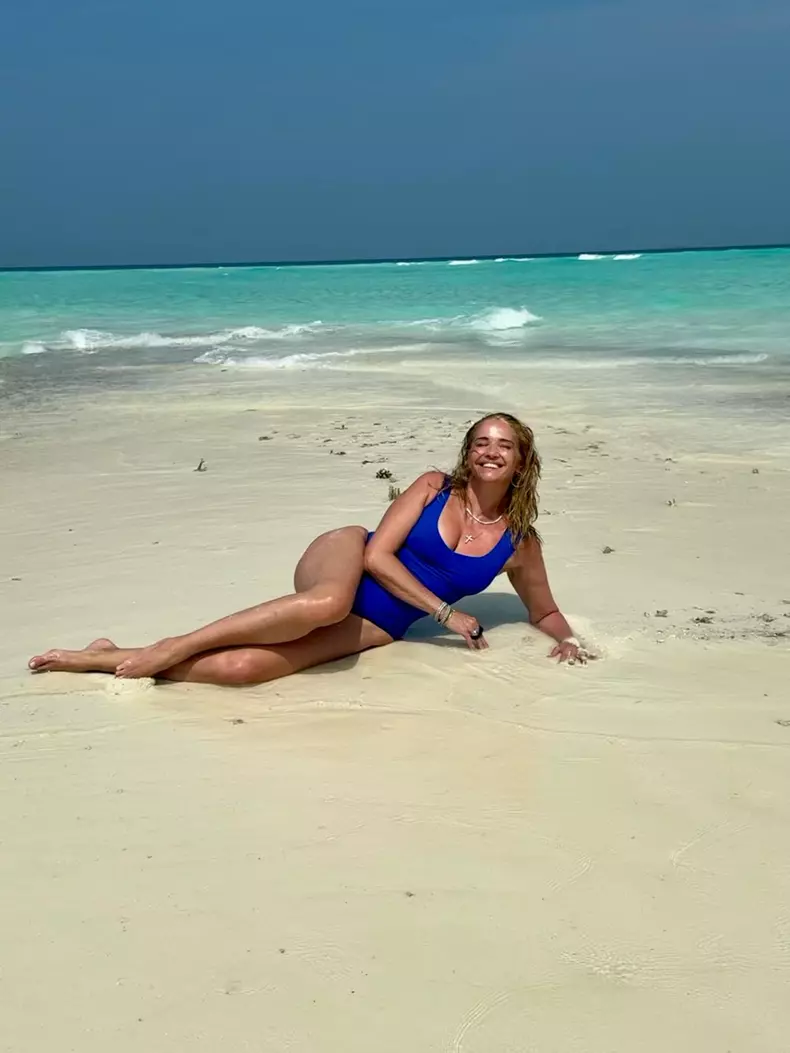Ileana Badiu în costum de baie la 51 de ani (7)