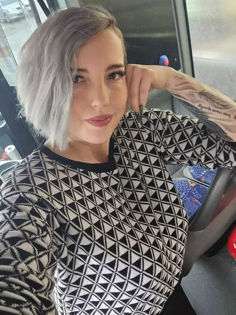 Influencerița Iulia Cristina a apărut cu fața desfigurată pe Instagram (1)