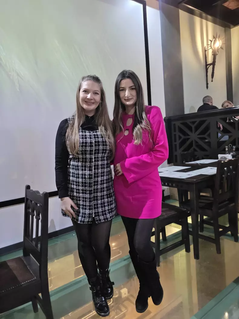 Iulia Aelenei și Roxana Rusu de la Mireasa, sezonul 11 (1)