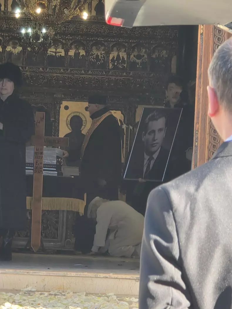 loredana in biserica pe jos