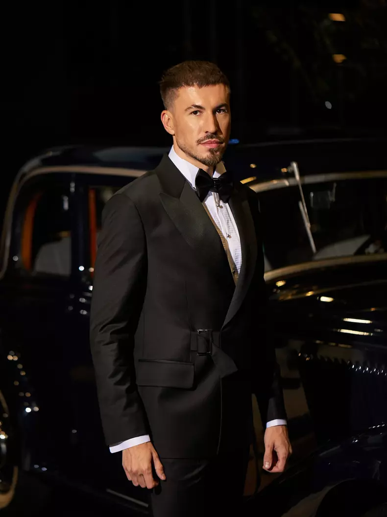sergiu la costum