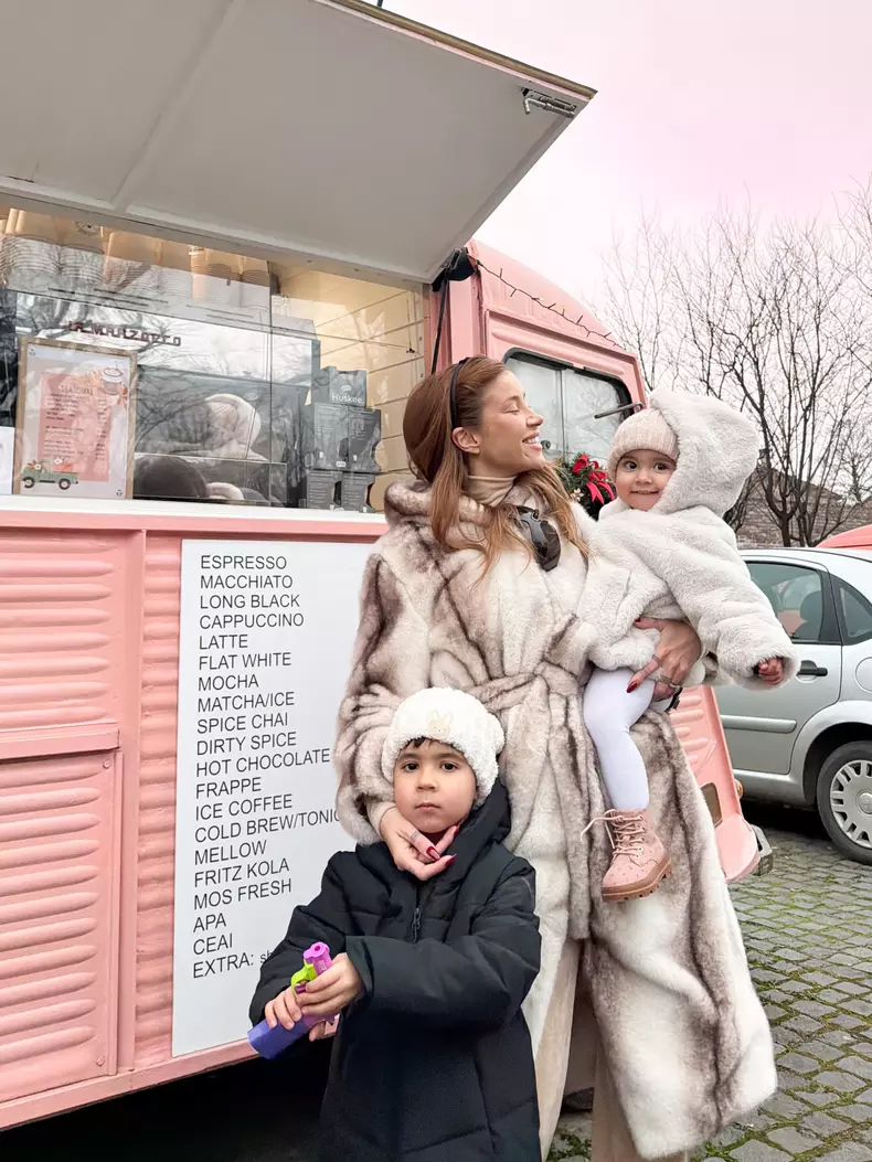 Alina Ceușan cu copiii ei, Rock și Perla