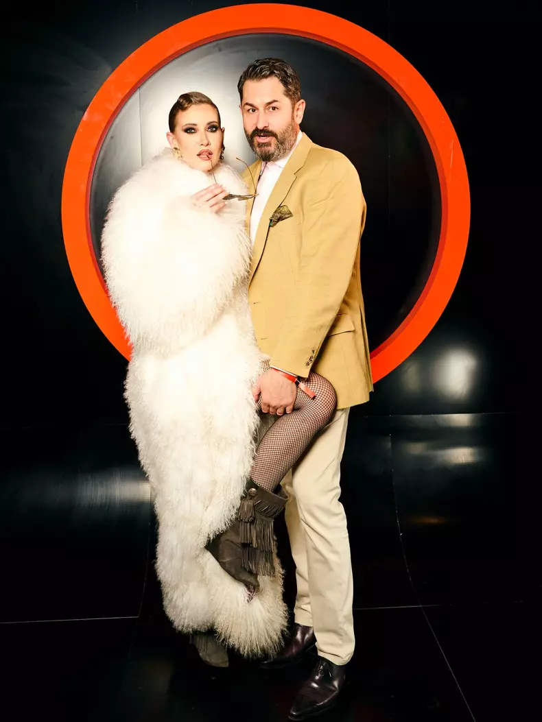 iulia albu cu mike