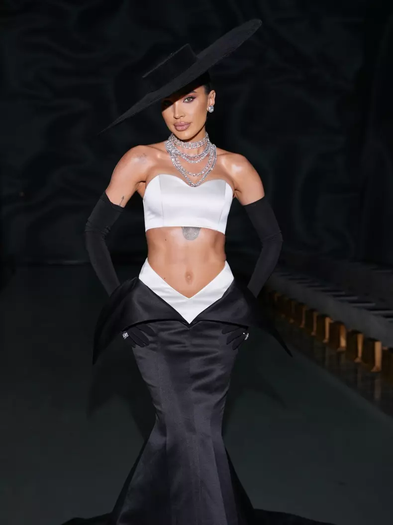Adelina Pestrițu în prima zi de Mercedes-Benz Bucharest Fashion Week FW2627 (1)