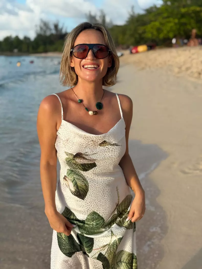 carmen negoita la mare