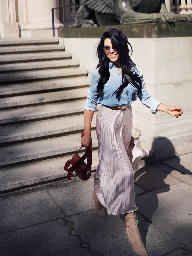 corina caragea in fusta