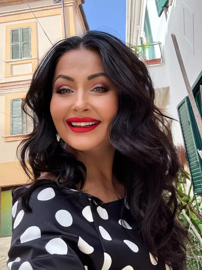 gabriela cristea cu buline