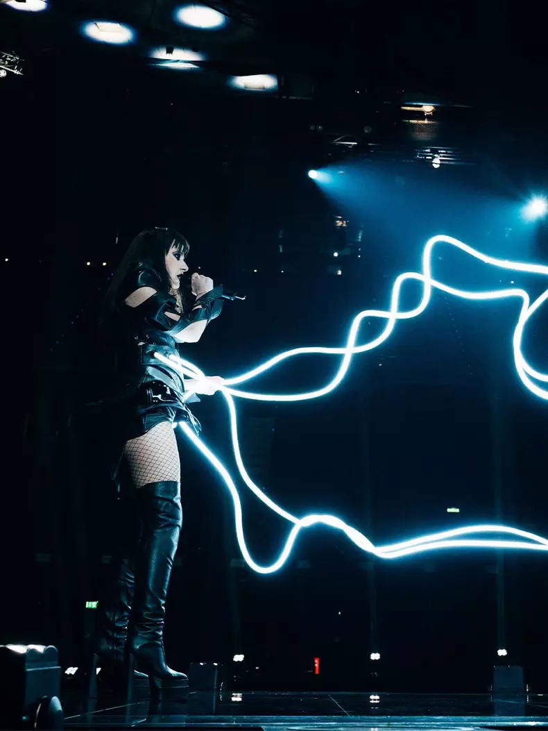 alexandra capitanescu pe scena