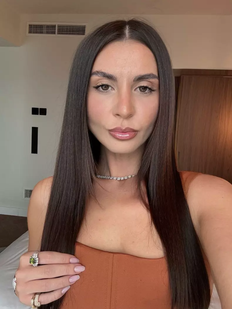 nicoleta manea in bej