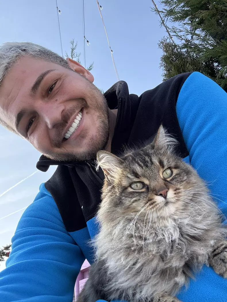 razvan botezatu cu pisica