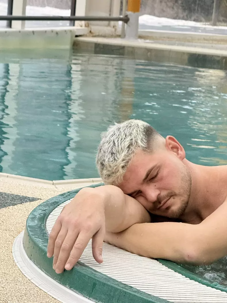 razvan botezatu la piscina