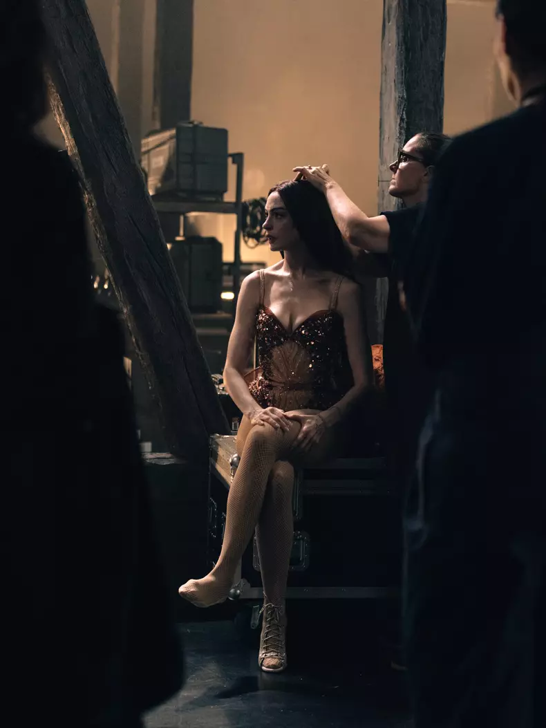 Anne Hathaway (2)