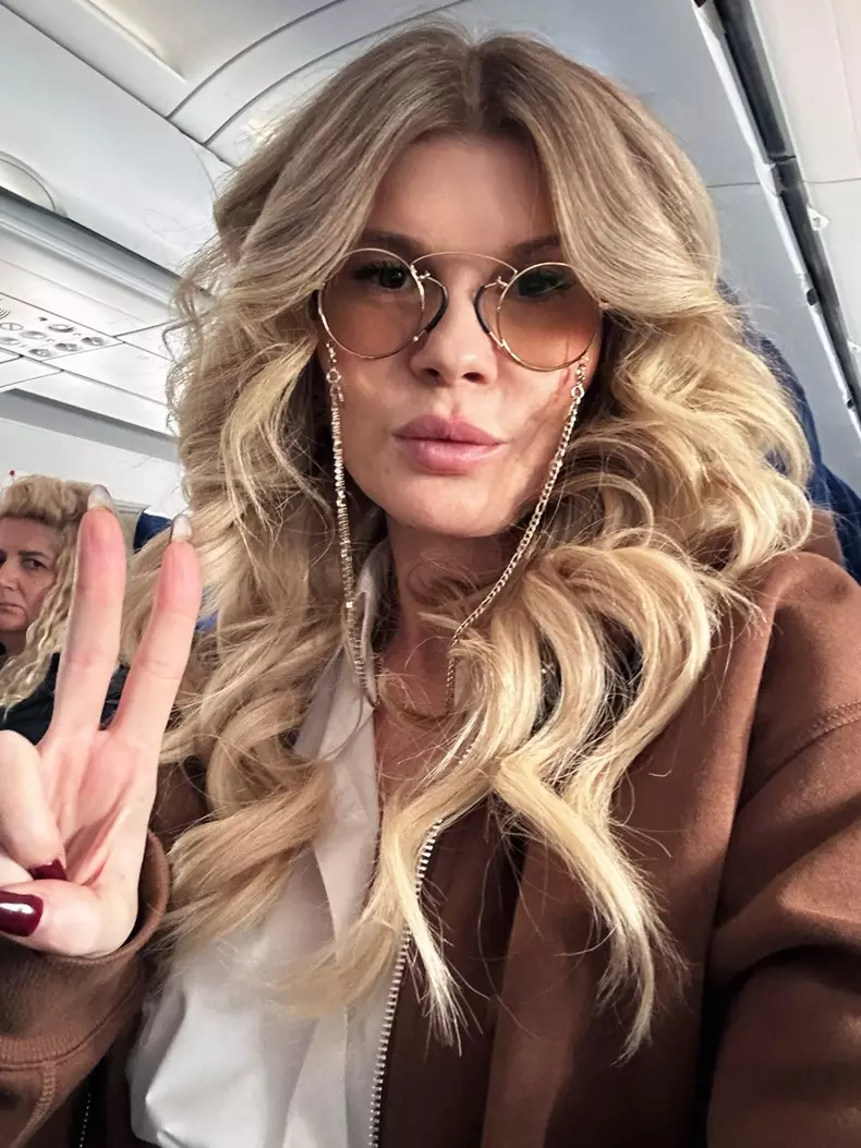 diana matei selfie