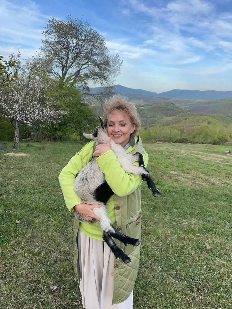 mihaela tatu pe camp