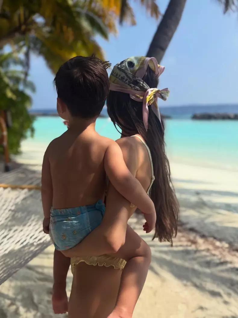 Theo Rose și fiul ei, Sasha Ioan (1)
