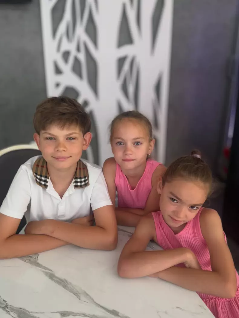 Valentina Pelinel și Cristi Borcea, vacanță de vis în Grecia cu cei trei copii (4)