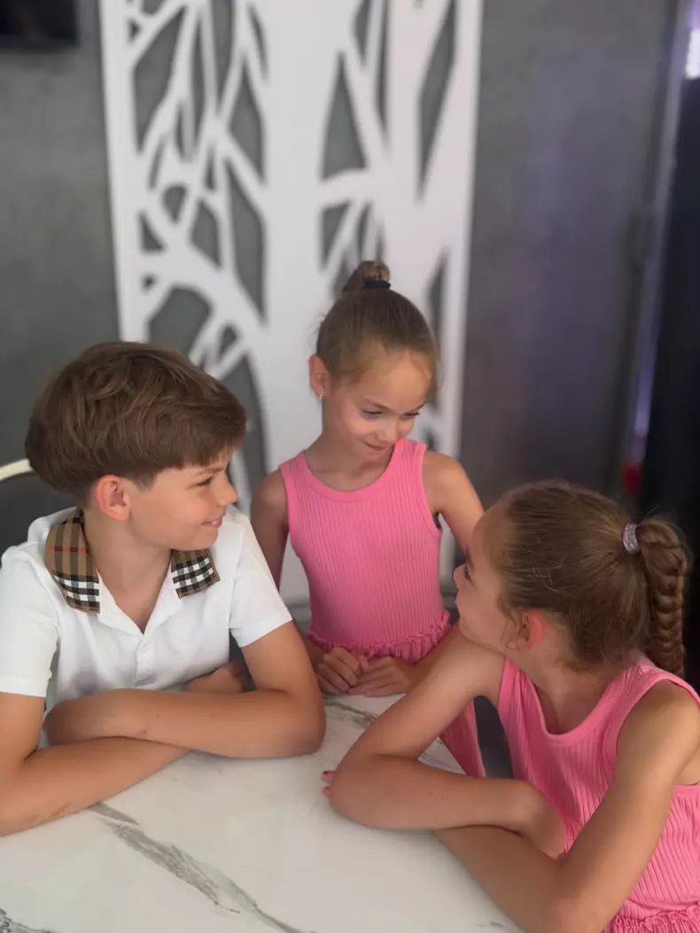 Valentina Pelinel și Cristi Borcea, vacanță de vis în Grecia cu cei trei copii (5)