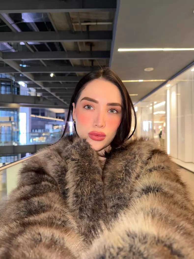 adriana garcia cu blana