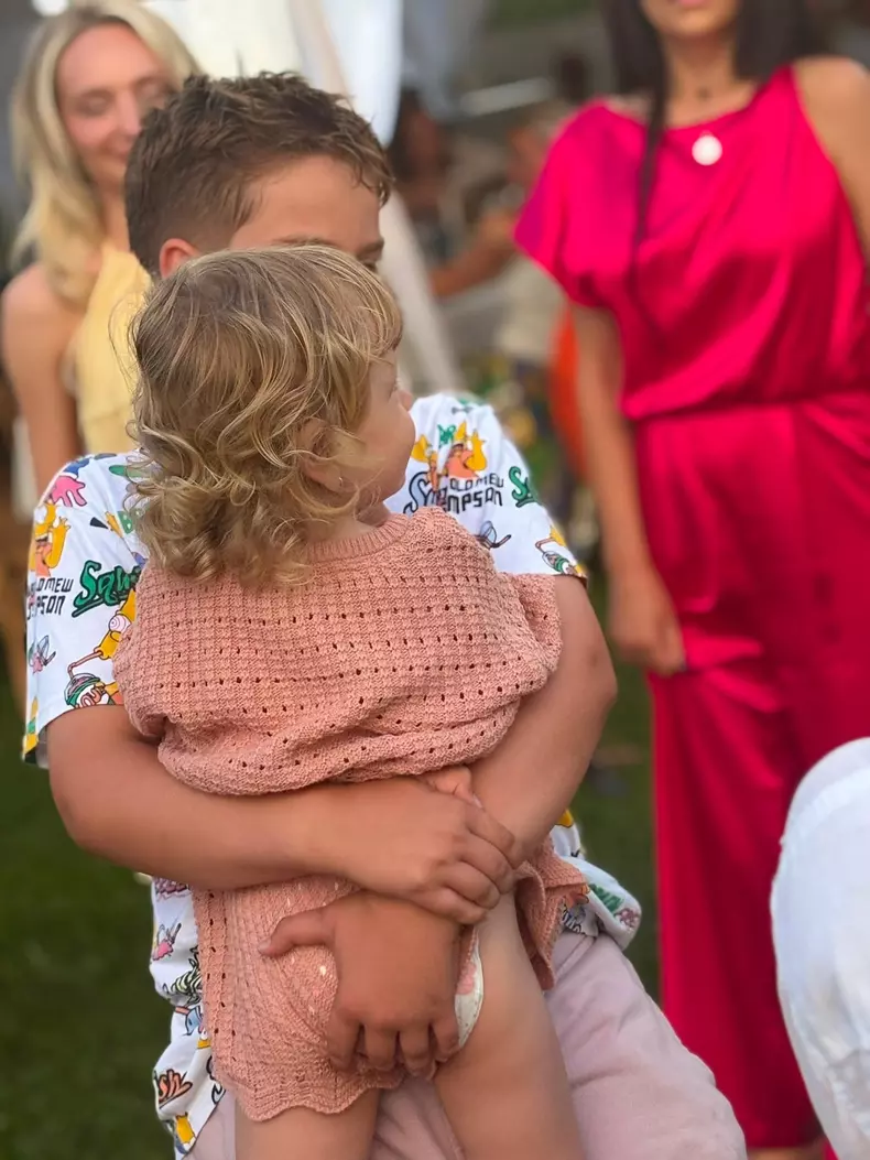 Copiii Victoriei Raileanu, Carol și Maria