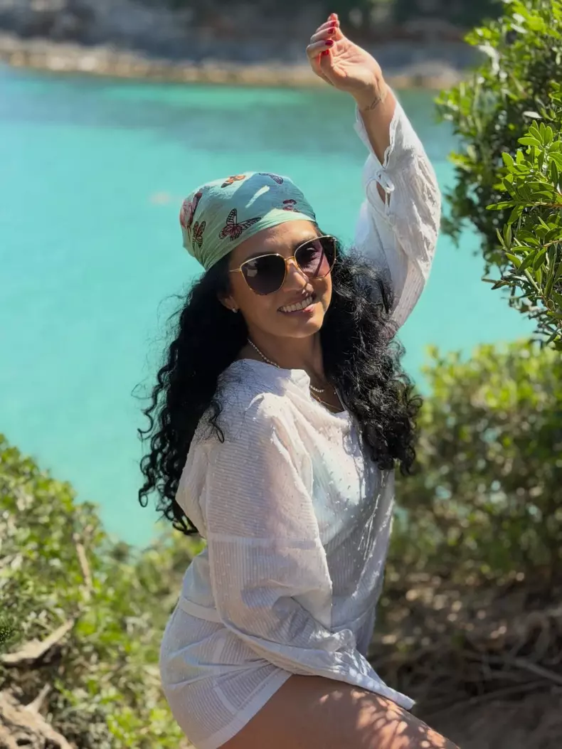 doinita oancea in alb