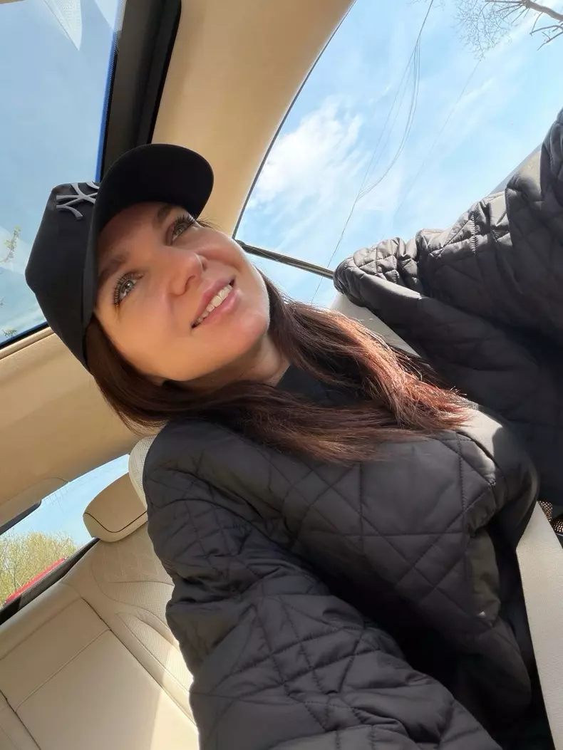 simona halep in masina
