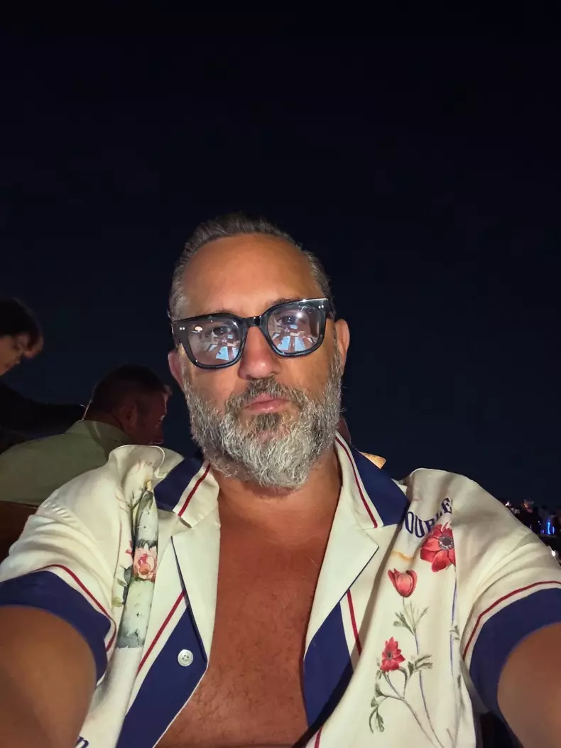 yakir levi selfie