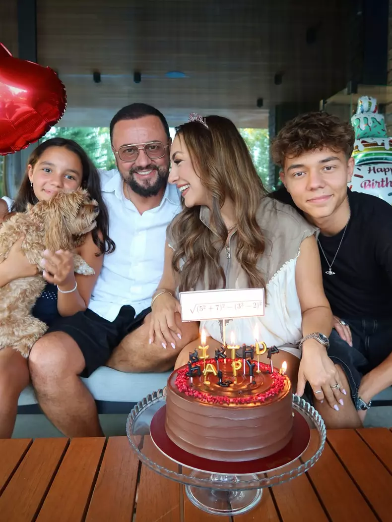 Andra, Cătălin Măruță și copiii lor, Eva și David